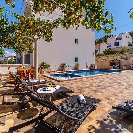 La Perla Apartament *