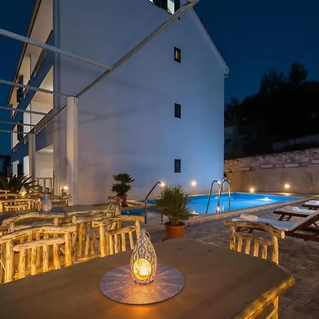 La Perla Lejlighed Sutivan