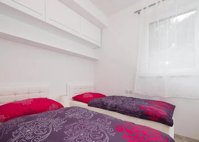 La Perla Apartman Sutivan