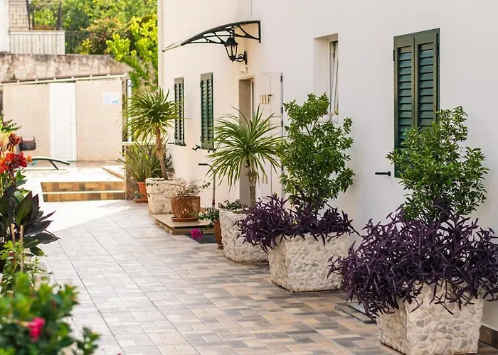 La Perla Apartman Sutivan