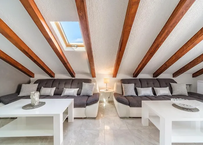 La Perla Apartman Sutivan