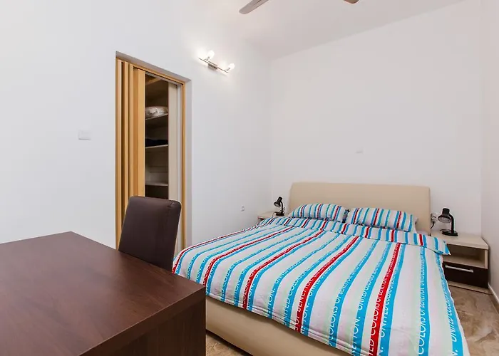 La Perla Apartman Sutivan