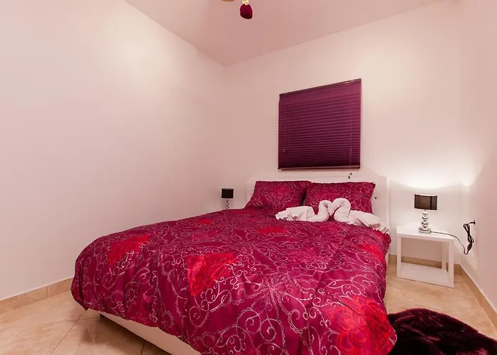 La Perla Apartman Sutivan